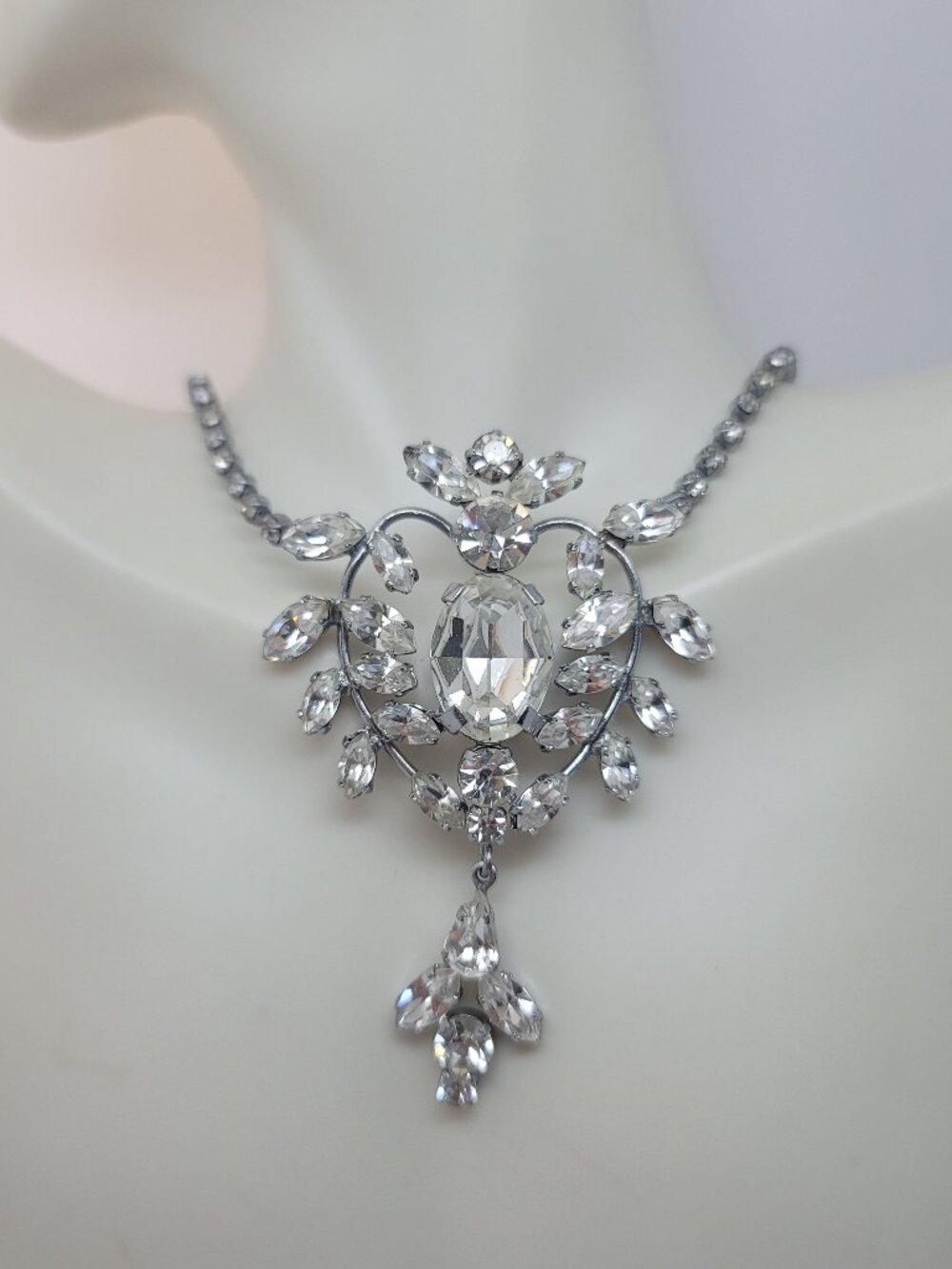 Vintage Rococo Style Rhinestone Necklace - Picture 2 of 7